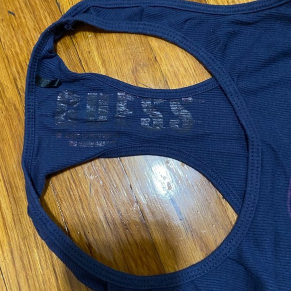 LAST CHANCE - Guess Contemporary Rock Tank XS - Picture 3 of 5